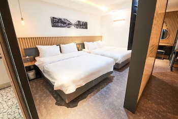 west in hotel