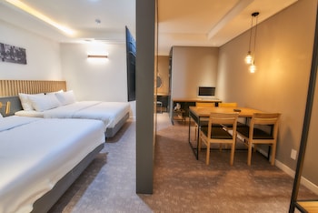 west in hotel
