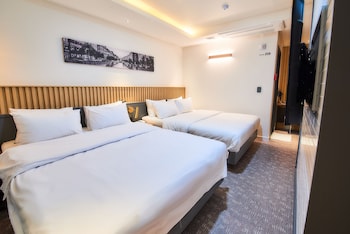 west in hotel
