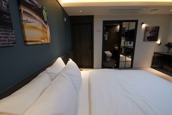 West In Hotel,,3.5 star