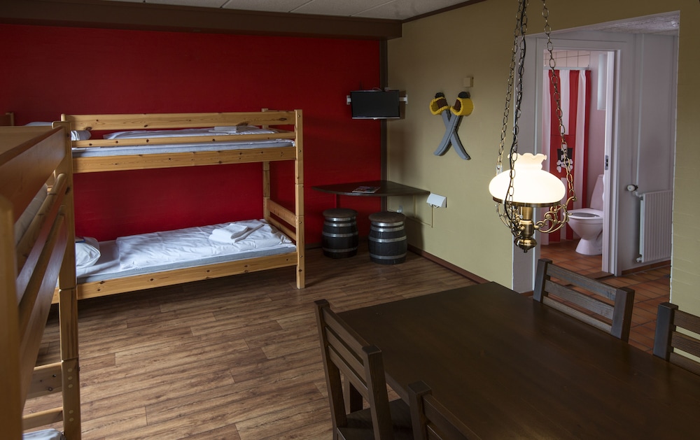 legoland pirates inn motel