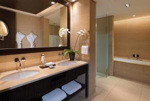 Anantara The Palm Dubai Resort,Jumeirah>>Dubai,5 star