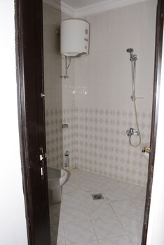 al eairy furnished apt al madinah 3