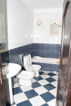 al eairy furnished apt al madinah 3