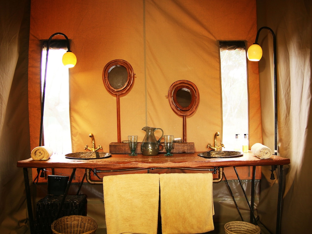 olengoti safari camp east africa camps