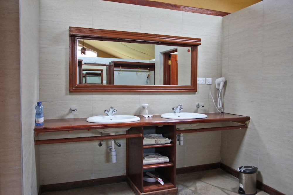 simba and oryx nature camp