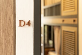 warm window silom hostel