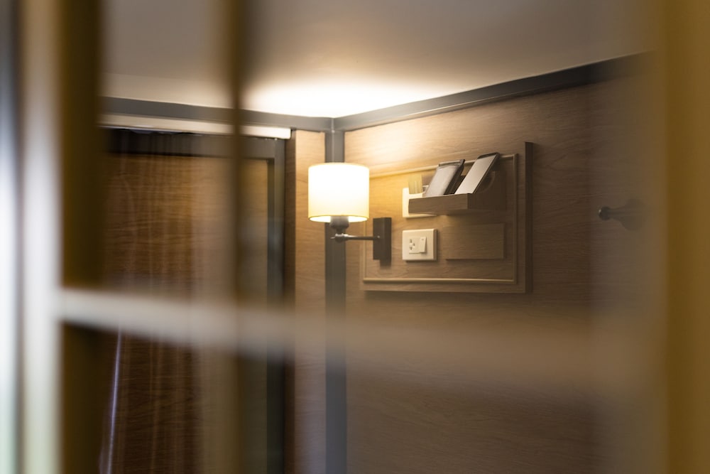 warm window silom hostel