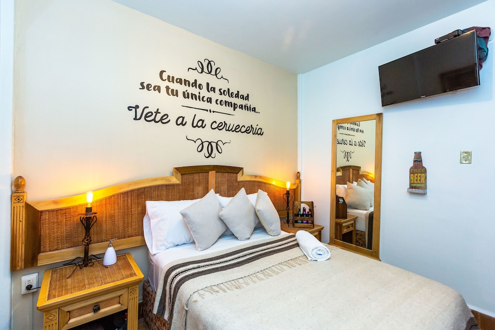mala vecindad beer hotel