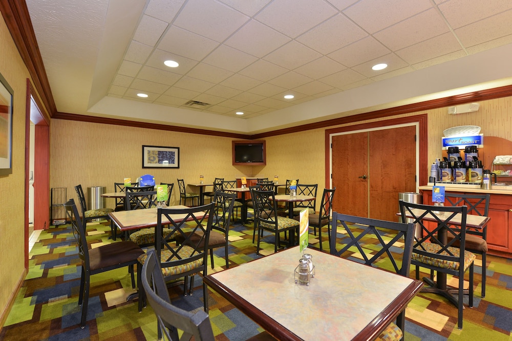 holiday inn express campbellsville by ihg