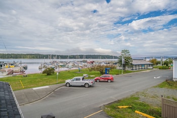 sportsmans inn on the harbour front