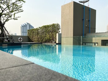 alix bangkok hotel