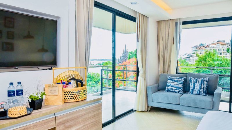 golden tulip pattaya beach resort