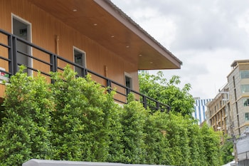 resort v mrt huai khwang