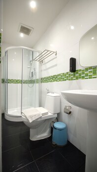 resort v mrt huai khwang