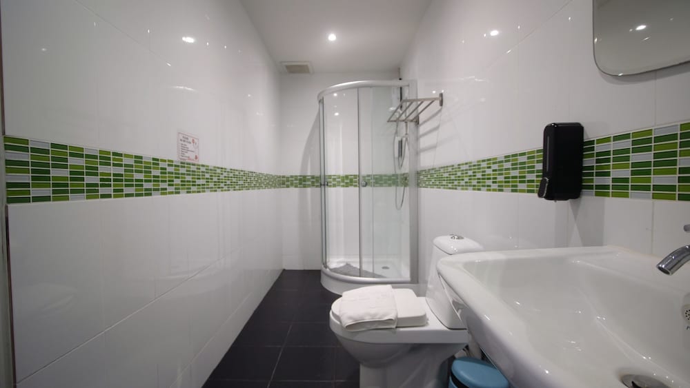 resort v mrt huai khwang