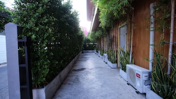 resort v mrt huai khwang