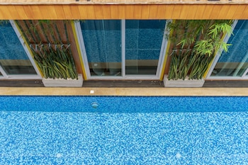 resort v mrt huai khwang