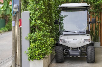 resort v mrt huai khwang