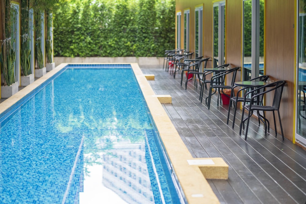 resort v mrt huai khwang