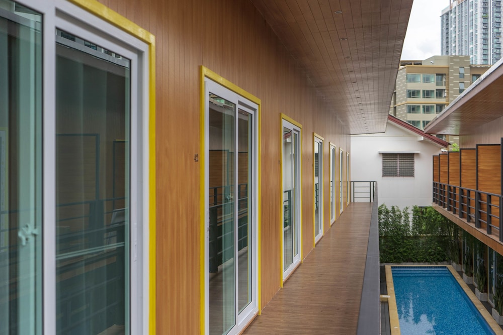 resort v mrt huai khwang