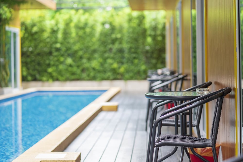 resort v mrt huai khwang