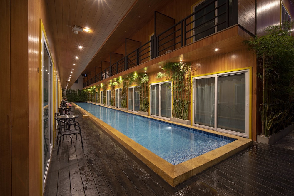 resort v mrt huai khwang