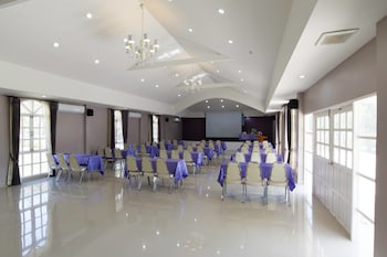 the secret cliff boutique resort