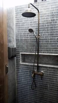 the chic lipe hostel