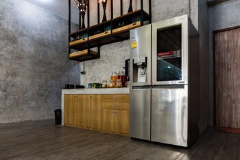 the chic lipe hostel