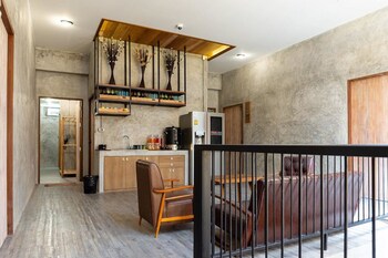 the chic lipe hostel