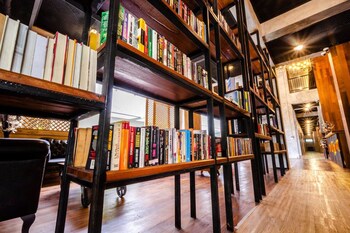 the chic lipe hostel