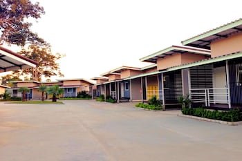 zigzag resort yasothorn