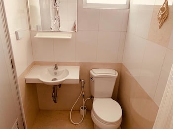 the victory view hostel adults only