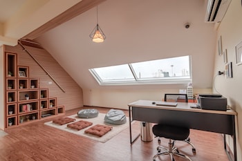 the victory view hostel adults only