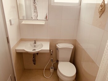 the victory view hostel adults only