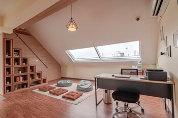 the victory view hostel adults only