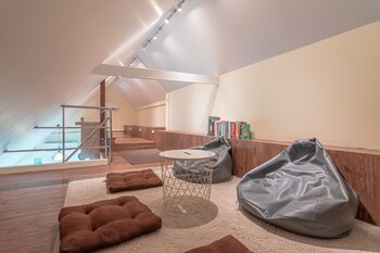 the victory view hostel adults only