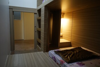 the victory view hostel adults only