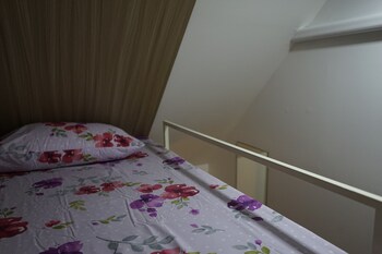 the victory view hostel adults only