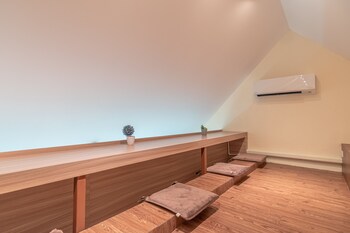 the victory view hostel adults only