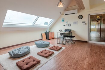 the victory view hostel adults only