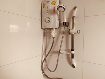 the victory view hostel adults only