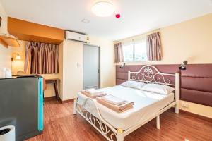 the victory view hostel adults only