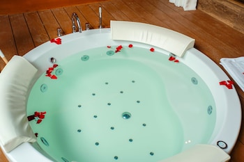 pool suite chiang mai