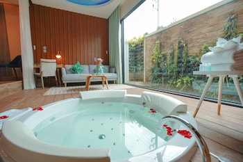 pool suite chiang mai