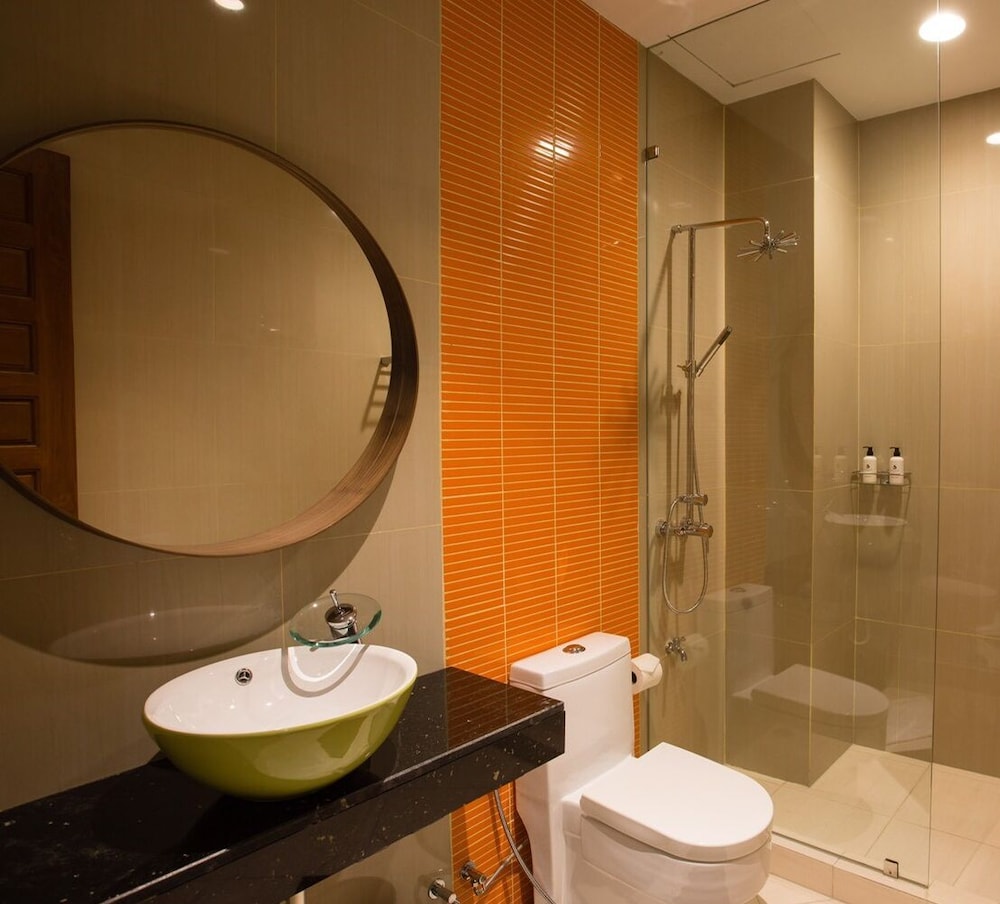 s bangkok hotel navamin
