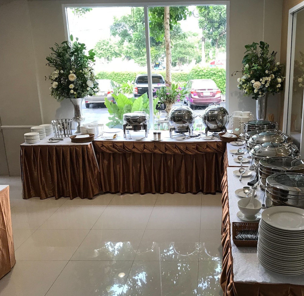 s bangkok hotel navamin