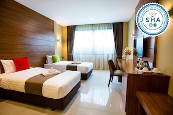 s bangkok hotel navamin