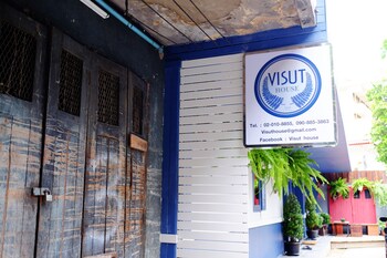 visut house hostel